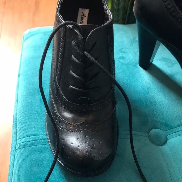 American Eagle bootie heels - Picture 4 of 5